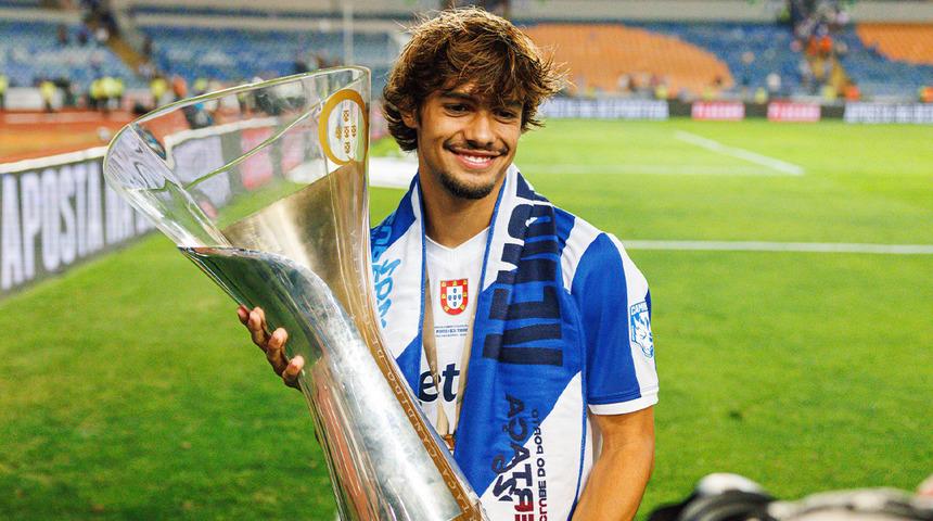Galatasaray'a transferde b&uuml;y&uuml;k şok! Rodrigo Mora da elden ka&ccedil;ıyor