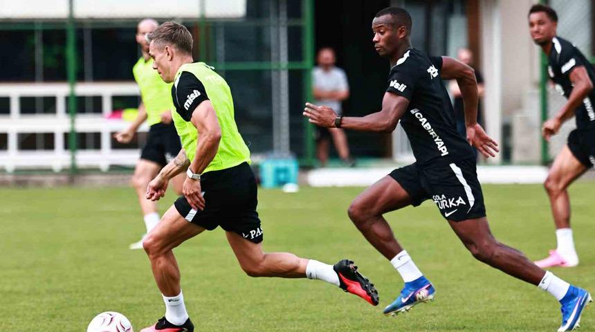 Beşiktaş&rsquo;ta, Hradec Kralove ma&ccedil;ı hazırlıkları devam etti