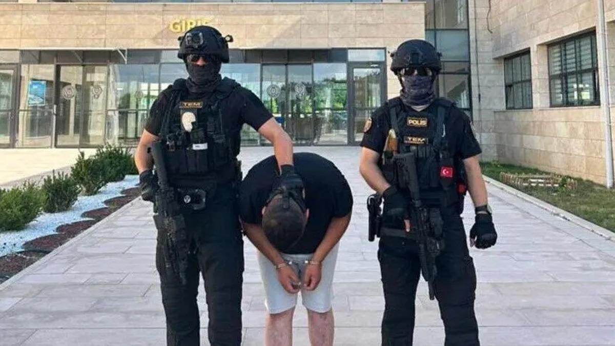 FETÖ cü Burkay Karatepe nin ablası tutuklandı! Yardım ediyormuş 1