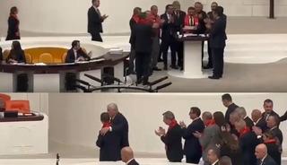 TBMM'de dikkat &ccedil;eken anlar! G&uuml;&ccedil;l&uuml;kle k&uuml;rs&uuml;nden indirildi: "Sen orayı işgal ediyorsun"