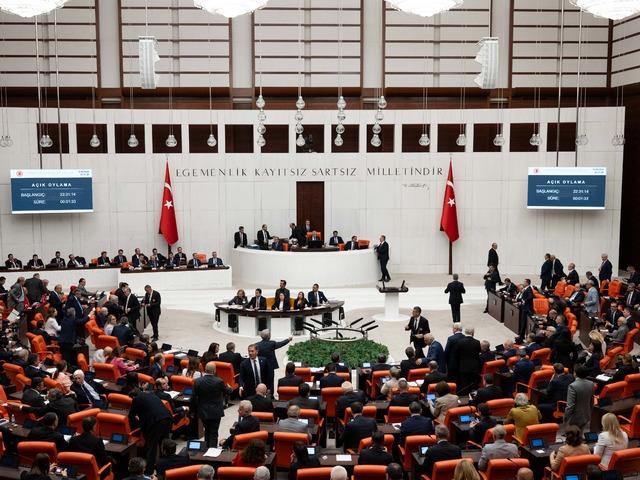 Ter&ouml;rs&uuml;z T&uuml;rkiye yasası kabul edildi! İşte partilere g&ouml;re oylama sonu&ccedil;ları