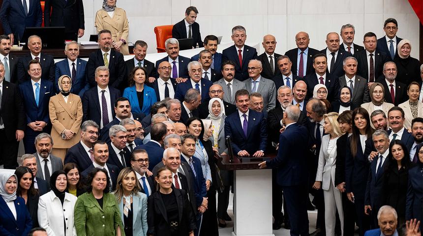 &Ccedil;er&ccedil;eve Yasa oylamasına katılmayan AK Partili vekiller belli oldu!