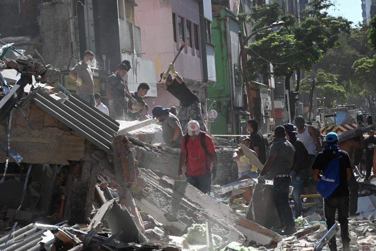 Kolombiya da büyük yıkım! 7,4 lük deprem anı böyle görüntülendi 1