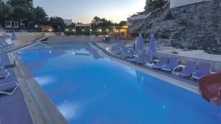 Bodrum'da lüks otelde panik: 10'u çocuk 13 kişi hastanelik oldu! Şüpheli koku...