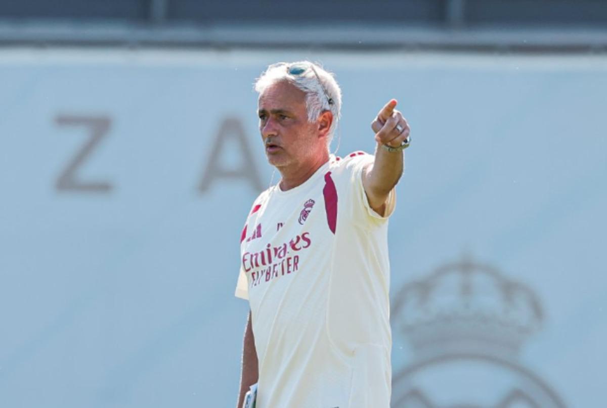 Jose Mourinho, Fenerbahçe nin yakasını bırakmıyor! Kötü haber geldi 3