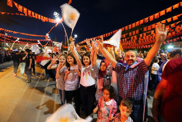 Tokat'ta AK Parti'lilerden kutlama