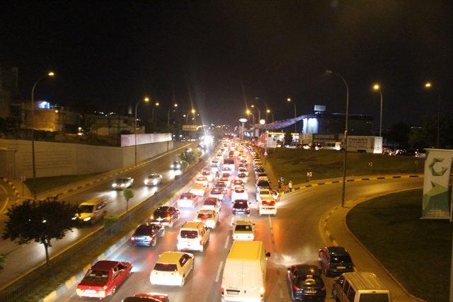 Gaziantep'te, AK Partililerden kutlama