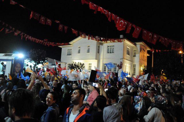 İnce'nin memleketinde AK Parti'lilerden kutlama