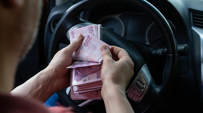Araba almak isteyenler dikkat: Uzman isimden 'Eli g&uuml;&ccedil;l&uuml;' &ccedil;ıkışı