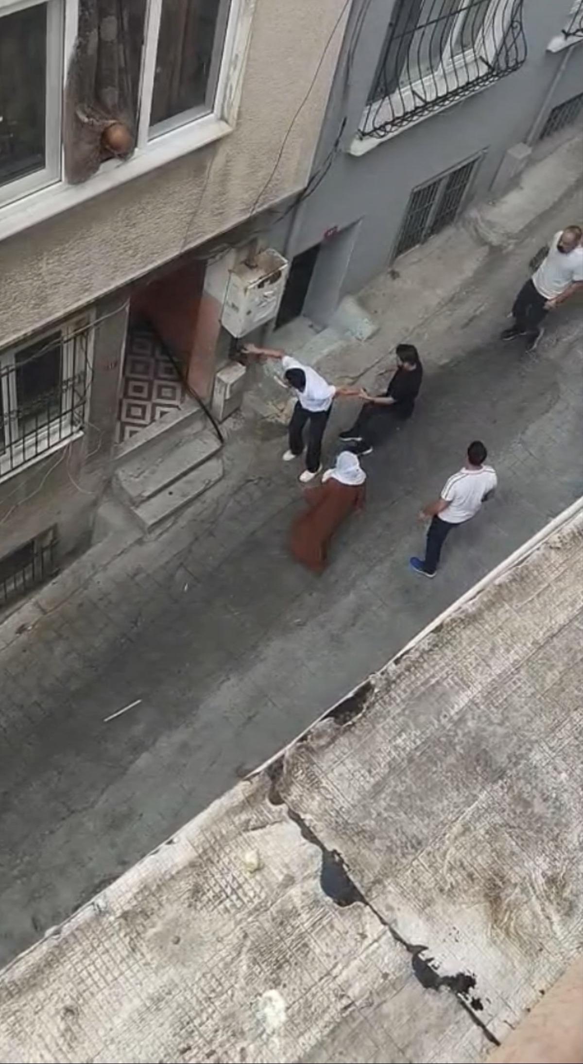 Eniştesiyle jöle için birbirine girdi! Mahalle savaş alanına döndü 5