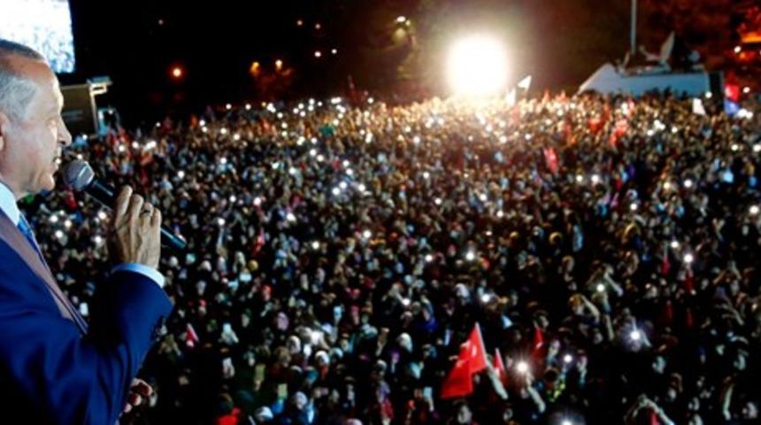 Erdoğan'ın konuşması sırasında talihsiz kaza