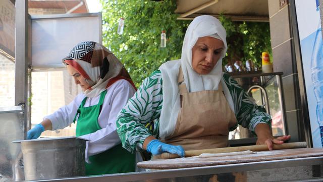 Gelin-görümce işbirliği düşman çatlatıyor! Garip yaklaşıyorlar