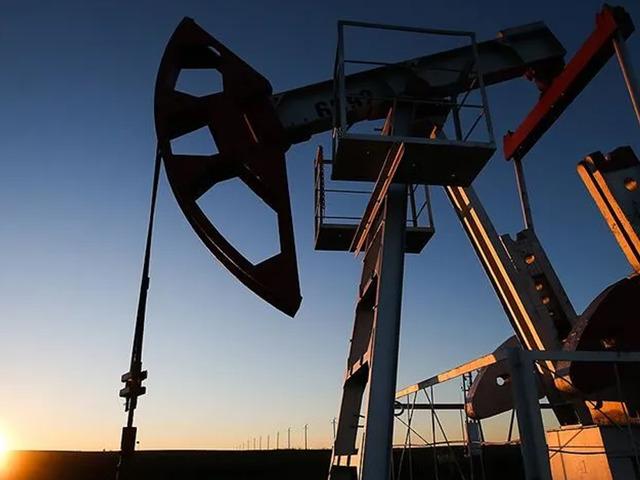 Brent petrol&uuml;n varil fiyatı 90 doları test ediyor!