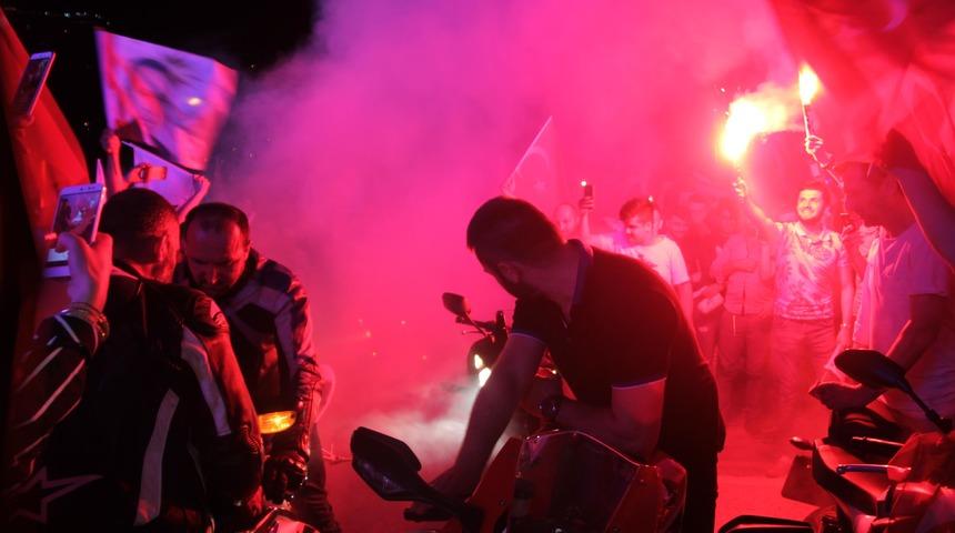 Ordu'da AK Parti&rsquo;li ve MHP'lilerden se&ccedil;im kutlaması