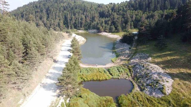 Bolu&rsquo;da orman yangınlarına m&uuml;dahalede kritik rol oynayan Sarpıncık G&ouml;leti&rsquo;nde temizlik yapıldı 2