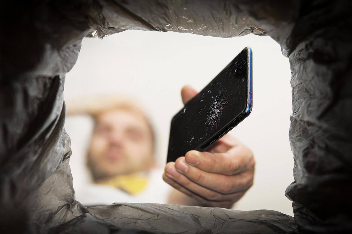 Çöpe atanlar bin pişman! Eski telefonlardan yüzlerce kilo altın çıkıyor 3