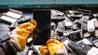 Çöpe atanlar bin pişman! Eski telefonlardan yüzlerce kilo altın çıkıyor