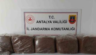 Alanya ve Demre&rsquo;de 285 kilo ka&ccedil;ak t&uuml;t&uuml;n ele ge&ccedil;irildi