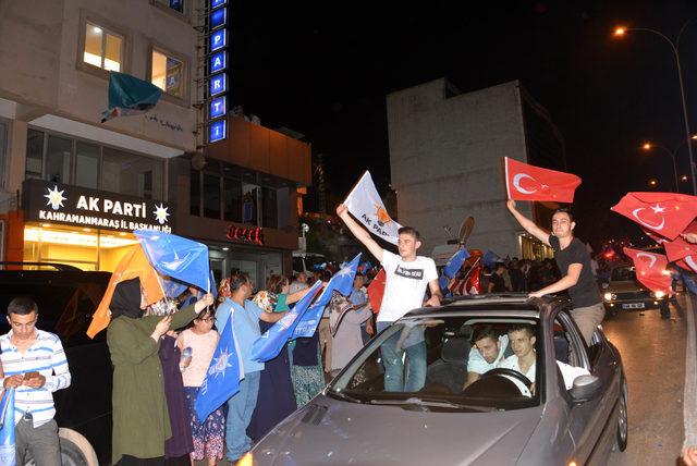 Kahramanmaraş'ta AK Partili'lerden kutlama