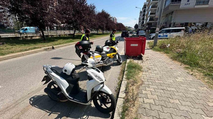 Otomobil ile motosiklet &ccedil;arpıştı: 1 yaralı