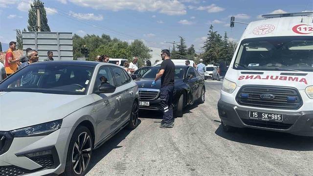 Burdur’da motosiklet ile otomobil çarpıştı: 1 yaralı 4