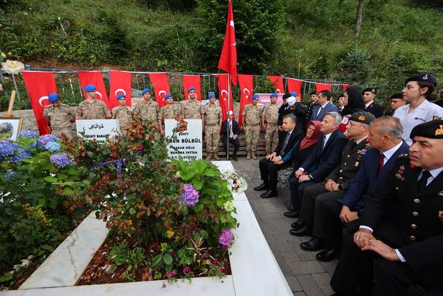 Şehit Eren Bülbül şehadetinin 9. yılında mezarı başında anıldı 1