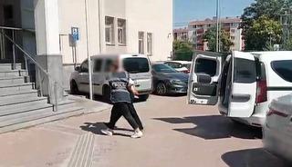 28 yıl kesinleşmiş cezası olan firari polisten ka&ccedil;amadı