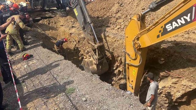 Tuzla’da bir işçi toprak altında kaldı 2