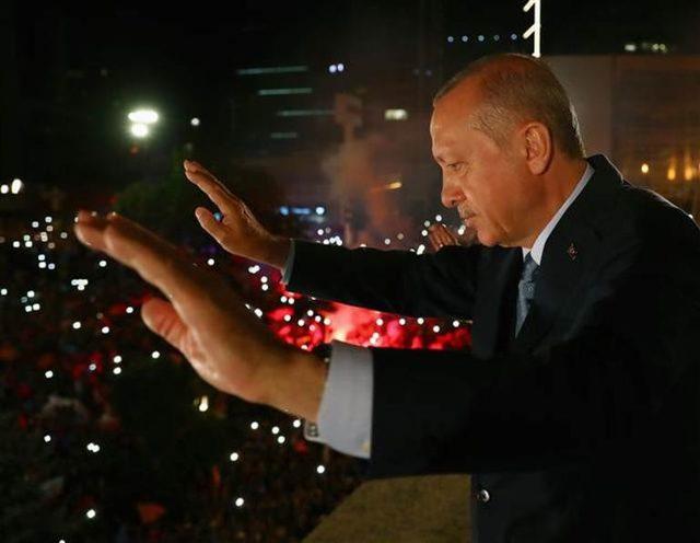 erdogan-balkonkonusmasi3