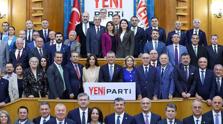 Yeni Parti milletvekillerinden ortak a&ccedil;ıklama: "Partimiz birlik i&ccedil;inde, &Ouml;zel&rsquo;in yanındayız"