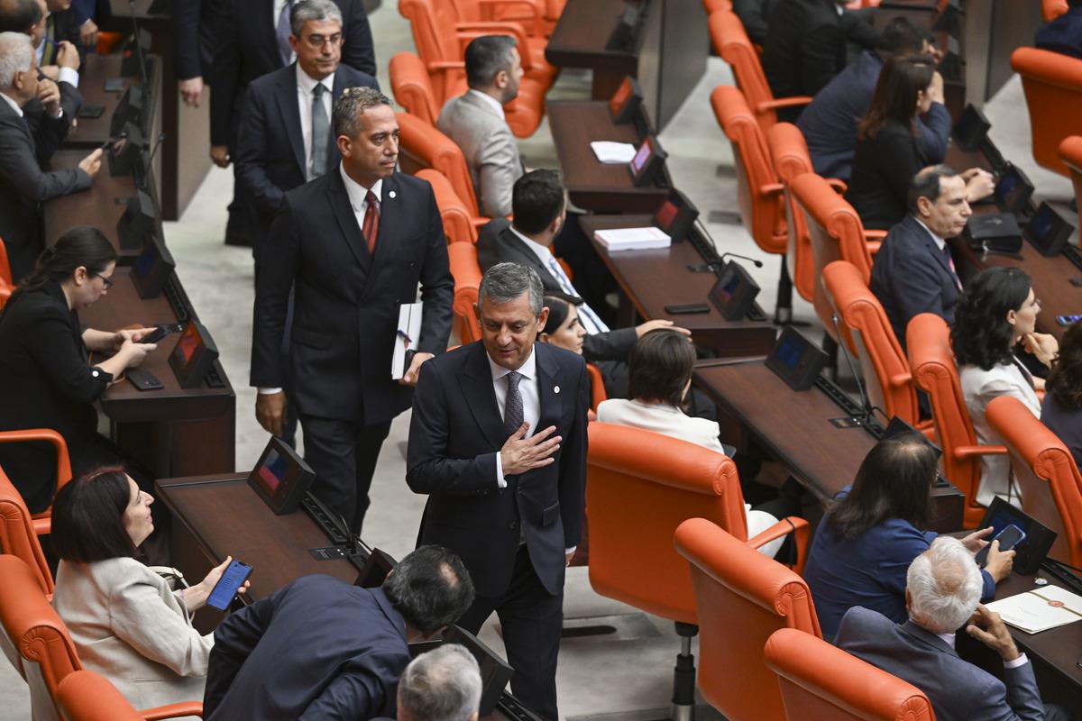 Yeni Parti milletvekillerinden ortak açıklama: "Partimiz birlik içinde, Özel’in yanındayız" 1