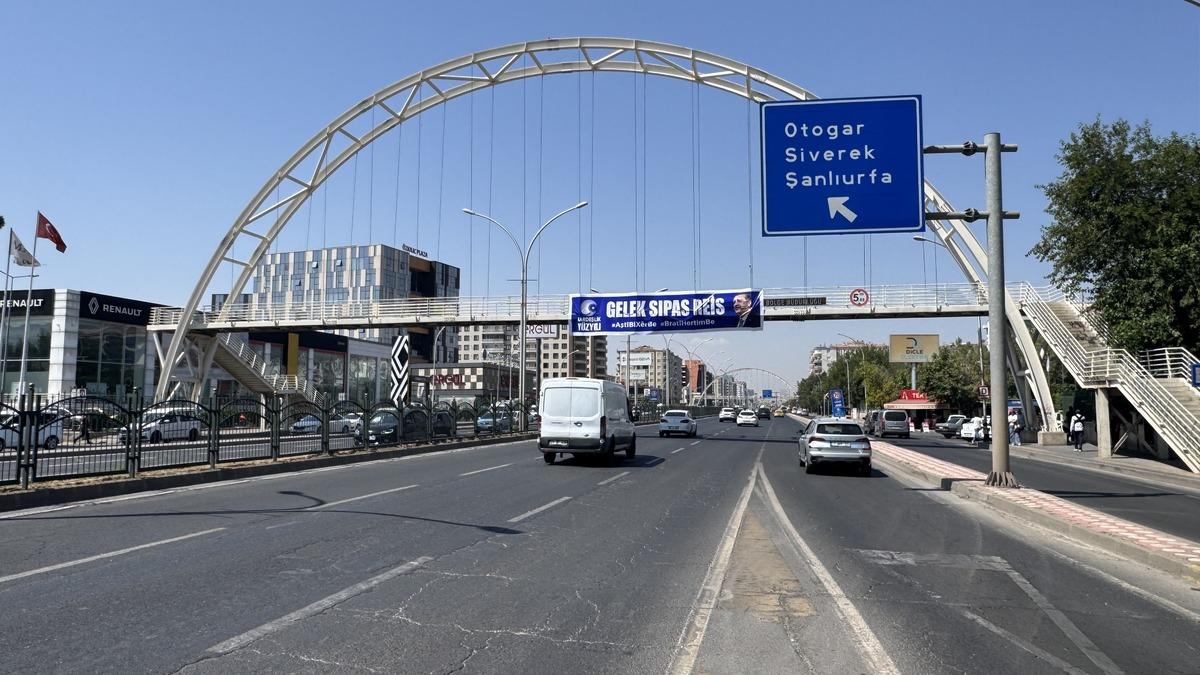 Diyarbakır da Cumhurbaşkanı Erdoğan a teşekk&uuml;r pankartları 3