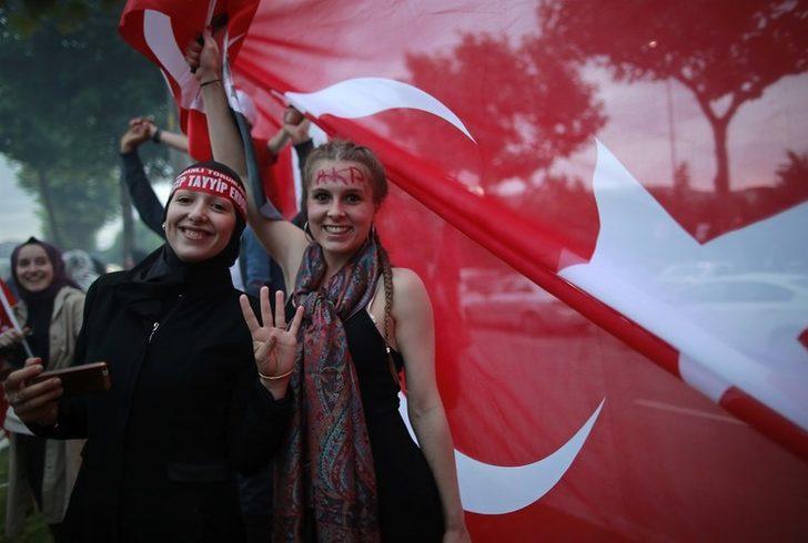 Ak Parti'li ve MHP'liler seçim sonuçlarını böyle kutladı G2