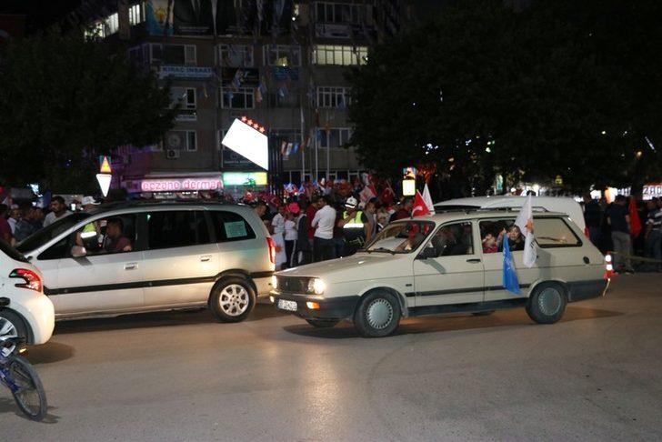 Ak Parti'li ve MHP'liler seçim sonuçlarını böyle kutladı G5