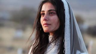Helin Kandemir ve Dorukhan Toköz aşk yaşıyor! Olay aşk karesi