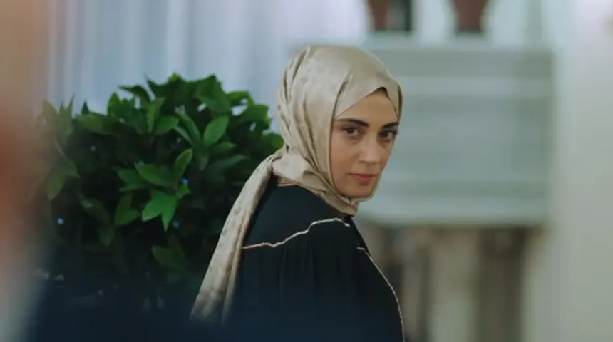 Ceren Karako&ccedil;'tan Kızılcık Şerbeti'ne manidar veda