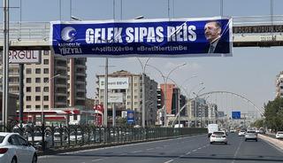 Diyarbakır'da Cumhurbaşkanı Erdoğan'a teşekk&uuml;r pankartları