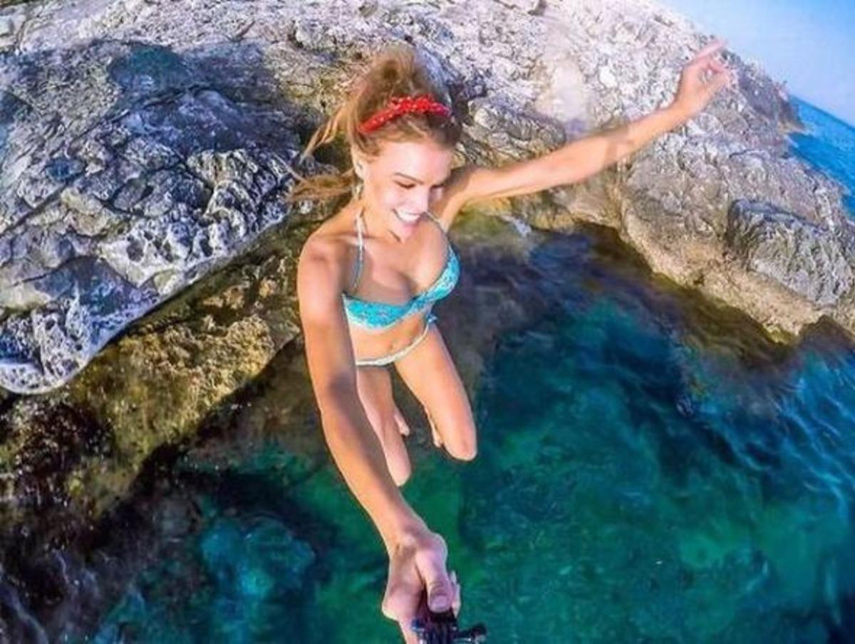 D&uuml;nyanın en seksi pilotu 