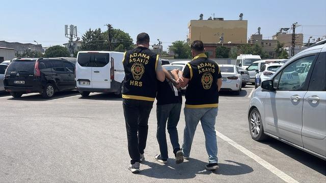 Adana'da evden altın ve para çaldıkları iddia edilen 2 zanlı tutuklandı