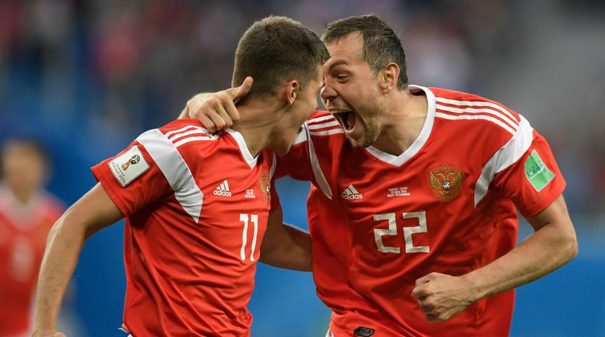 Uruguay-Rusya maçında hangi takım nasıl tur atlar? Nasıl lider bitirir?