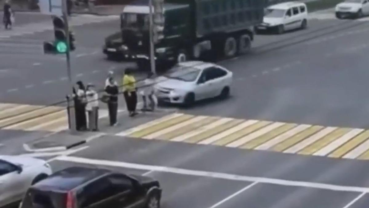 Kalp krizi geçirdi, 7 kişiyi aracıyla ezdi 2