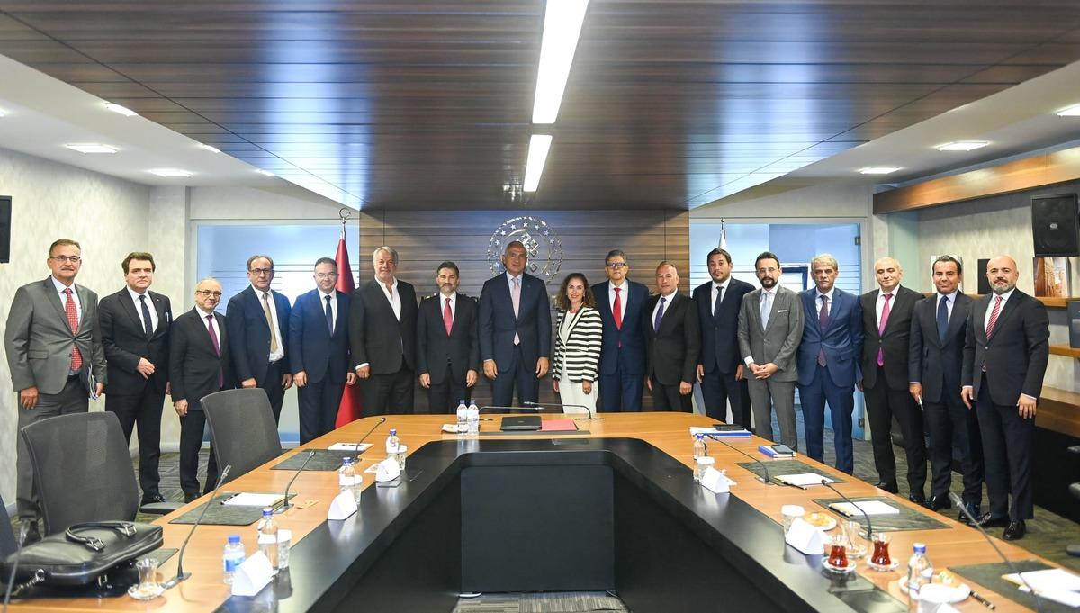 Bakan Ersoy dan  Sekt&ouml;rlerimizin k&uuml;resel rekabet g&uuml;c&uuml;n&uuml; daha da artıracağız  a&ccedil;ıklaması 1