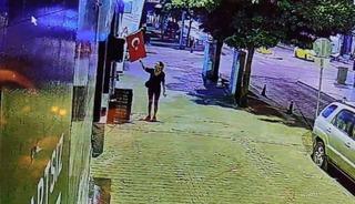 T&uuml;rk bayrağını yakmaya &ccedil;alışan ş&uuml;pheli kadın yakalandı