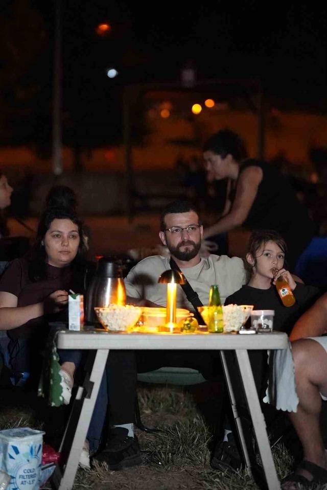 Film izlemeye geldi evlilik teklifi aldı 3