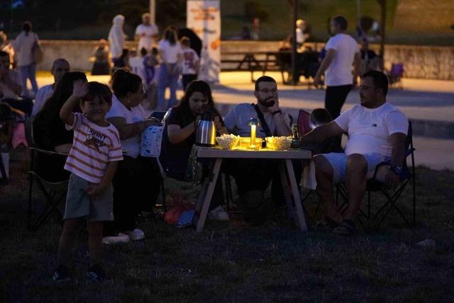 Film izlemeye geldi evlilik teklifi aldı 2