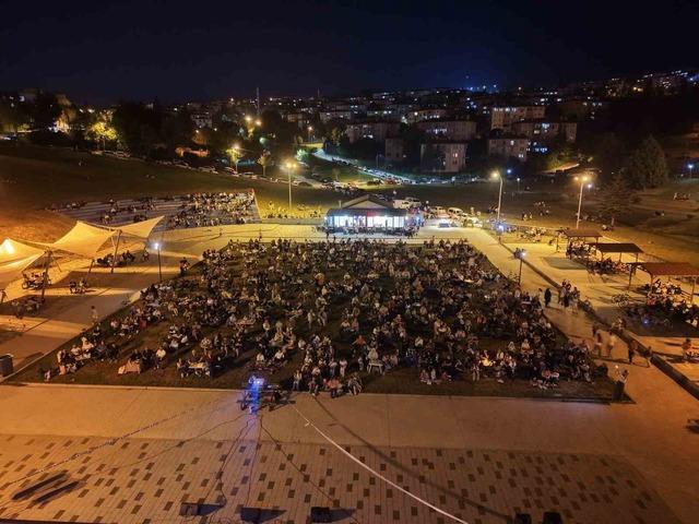 Film izlemeye geldi evlilik teklifi aldı 1
