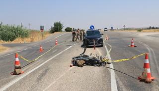 Kilis'te otomobil ile &ccedil;arpışan motosikletin s&uuml;r&uuml;c&uuml;s&uuml; hayatını kaybetti