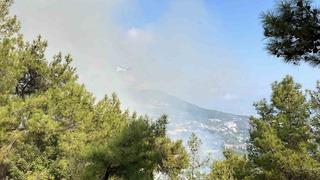 Antalya’da iki ilçede çıkan orman yangınına müdahale ediliyor