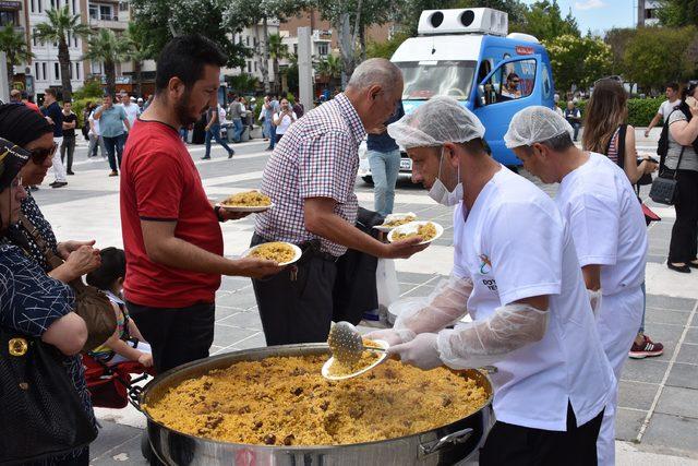 Çanakkale'de, AK Parti'den pilavlı zafer kutlaması