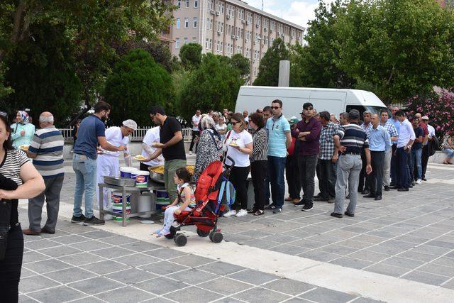 Çanakkale'de, AK Parti'den pilavlı zafer kutlaması